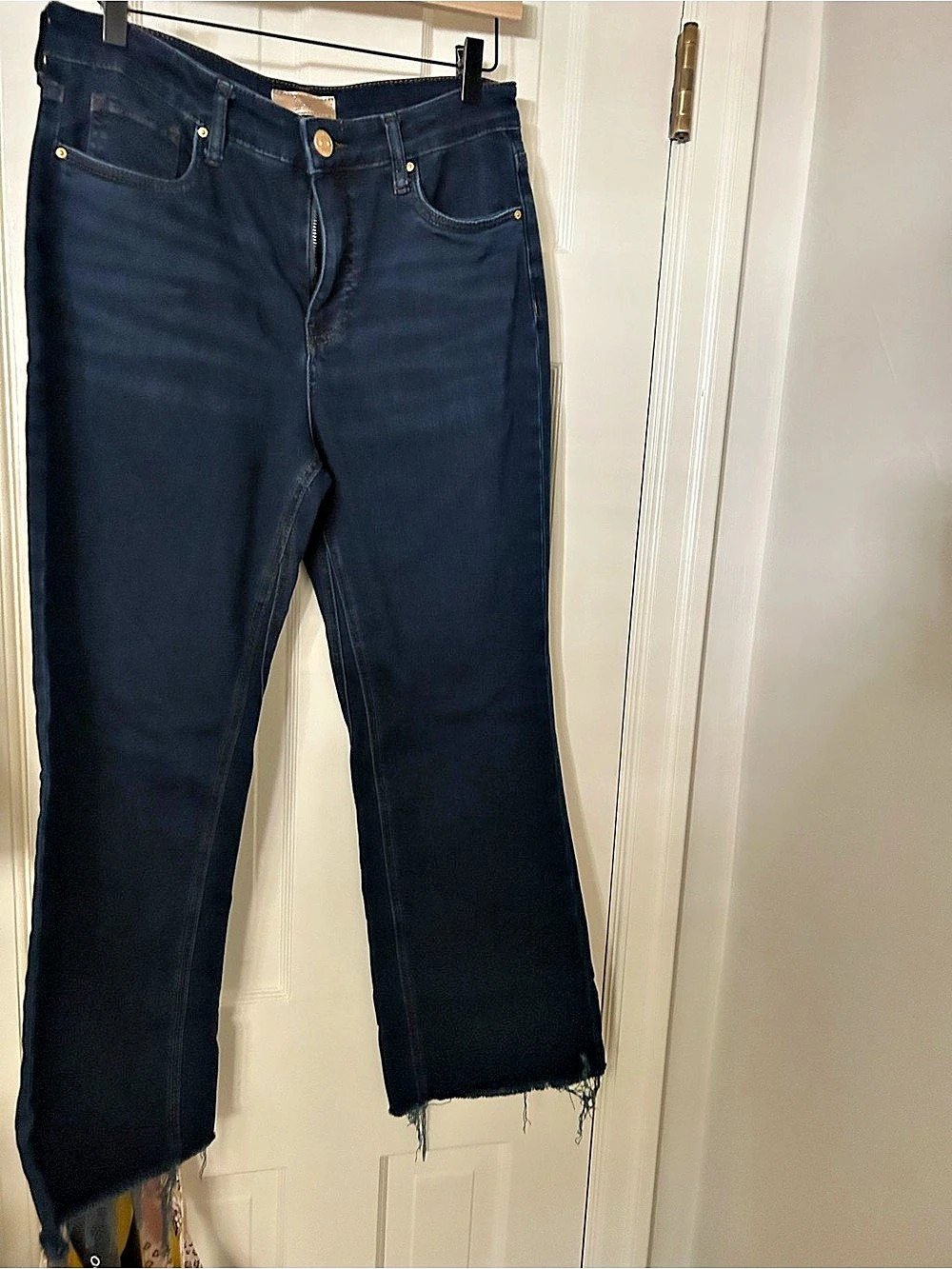 KUT from the Kloth Kelsey Fab Ab Ankle Flare, dark wash w/raw hem, size 8